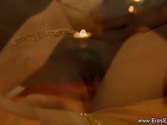 Top video: Экзотическая Индийская женщина испытывает пылкие секс с мужчиной, кото...