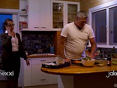 Amateur woman likes the way her married lover is fucking her brains ou...